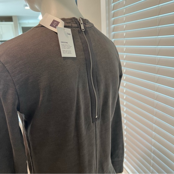 Gap hand dyed gray sweatshirt dress with side zip and pockets - Picture 6 of 6
